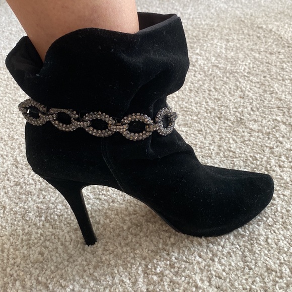 ankle stylish booties, heels, decoration - Picture 4 of 11